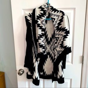 JohnPaulRichard b&w medium weight drape cardigan